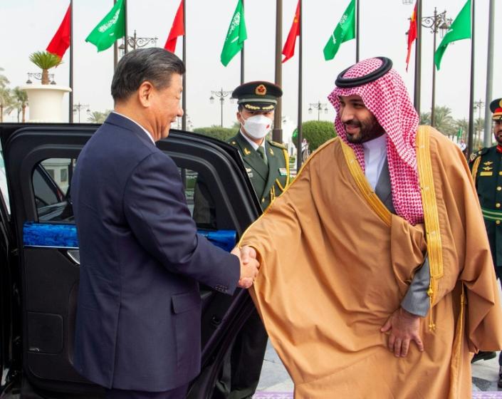 China’s Xi, Saudi royals ink deals during high-stakes visit