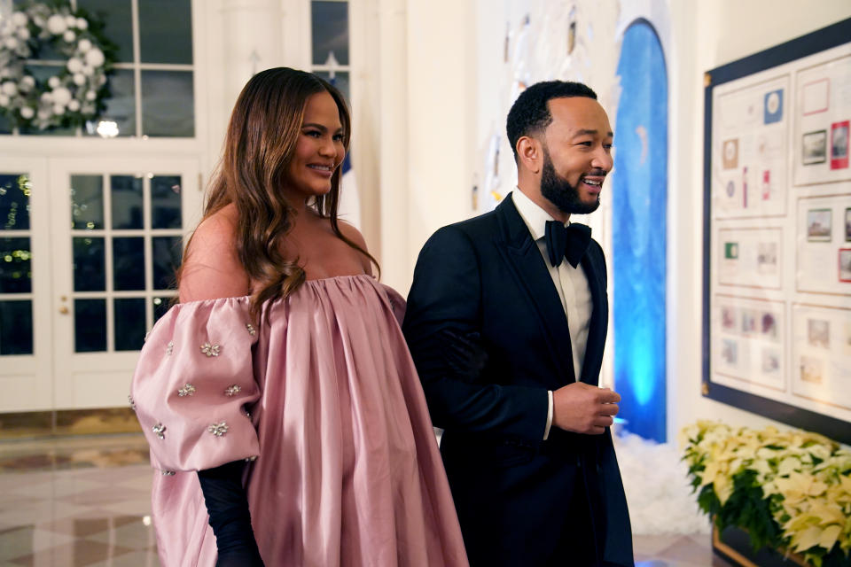 Chrissy Teigen shares photos from her dinner at the White House: ‘You want to steal but don’t because you want to be invited back’