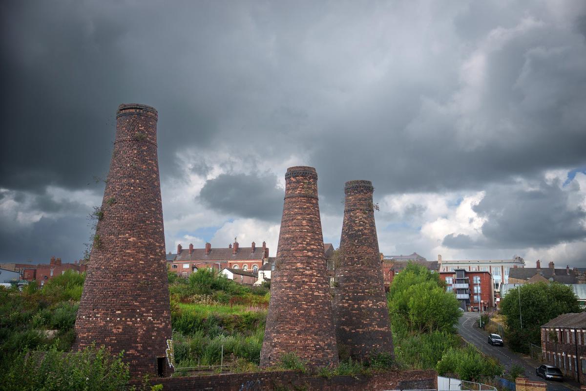 Crippling Energy Costs Threaten to Wipe Out UK’s Ceramic Makers