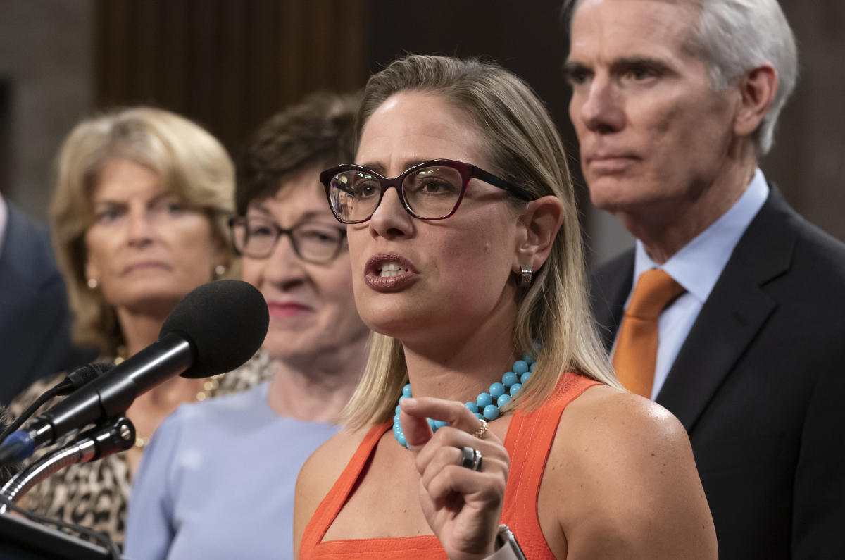 Democratic Sen. Kyrsten Sinema switches to independent