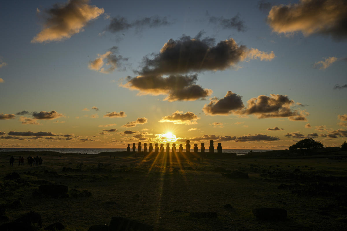 Easter Island rebounds from wildfire that singed its statues