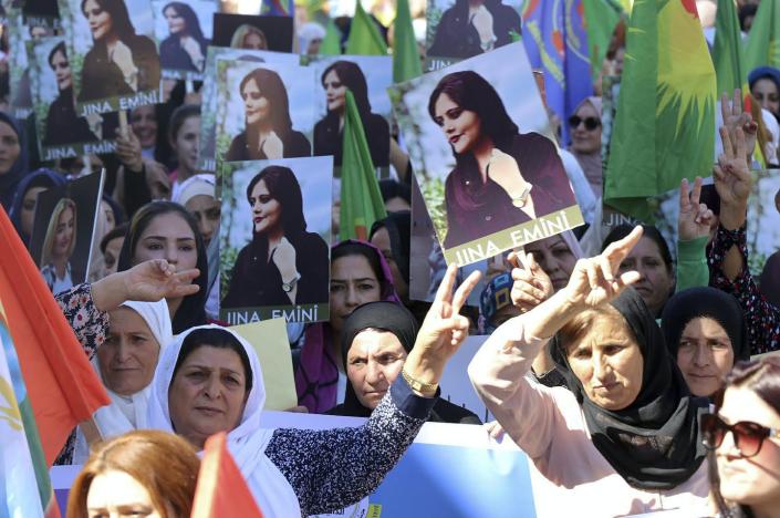 How female Iranian activists use powerful images to protest oppressive policies