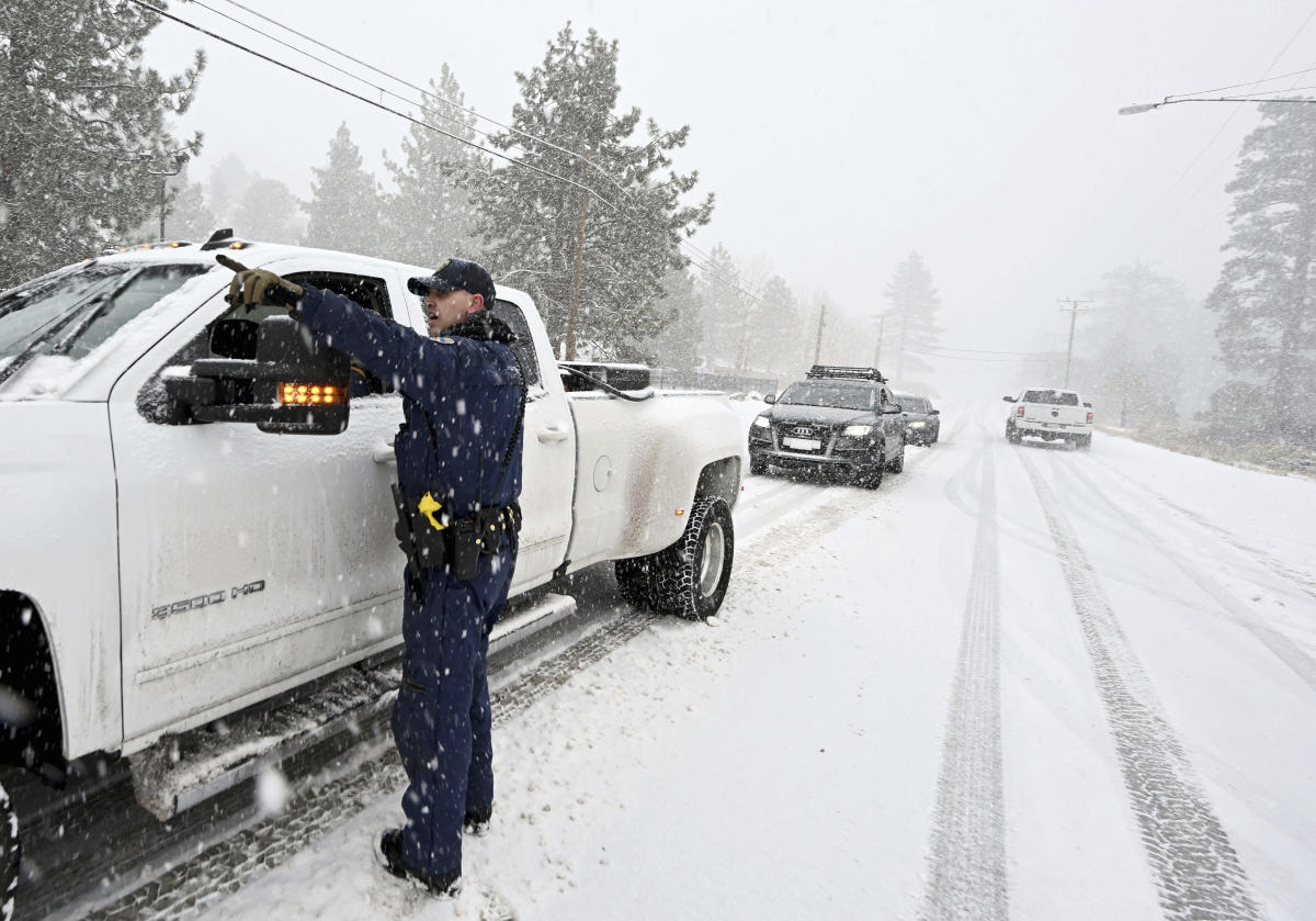 Massive US storm brings tornado warnings, blizzard threat