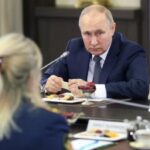 Media reveals details of how Putin’s meeting with ‘soldier’s mothers’ was staged