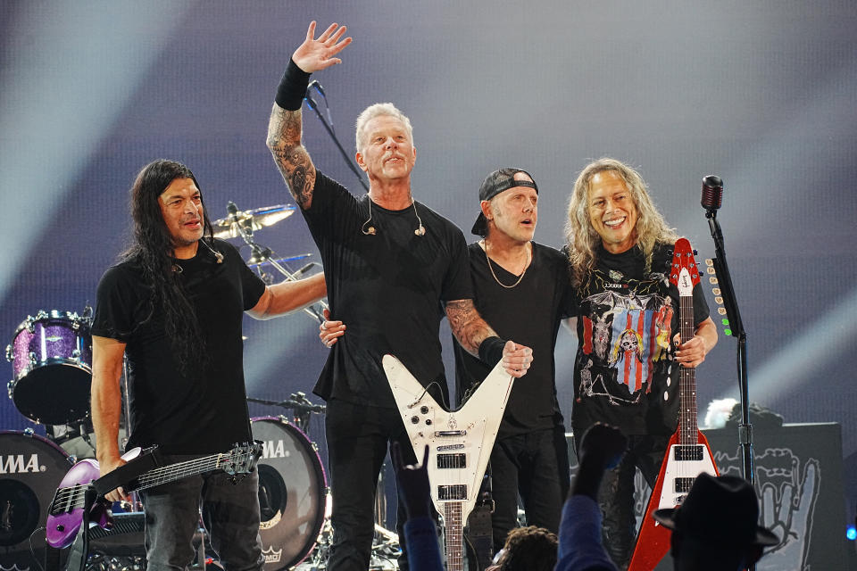 Metallica returns to stage after losing lawsuit, triumphs at Helping Hands benefit show