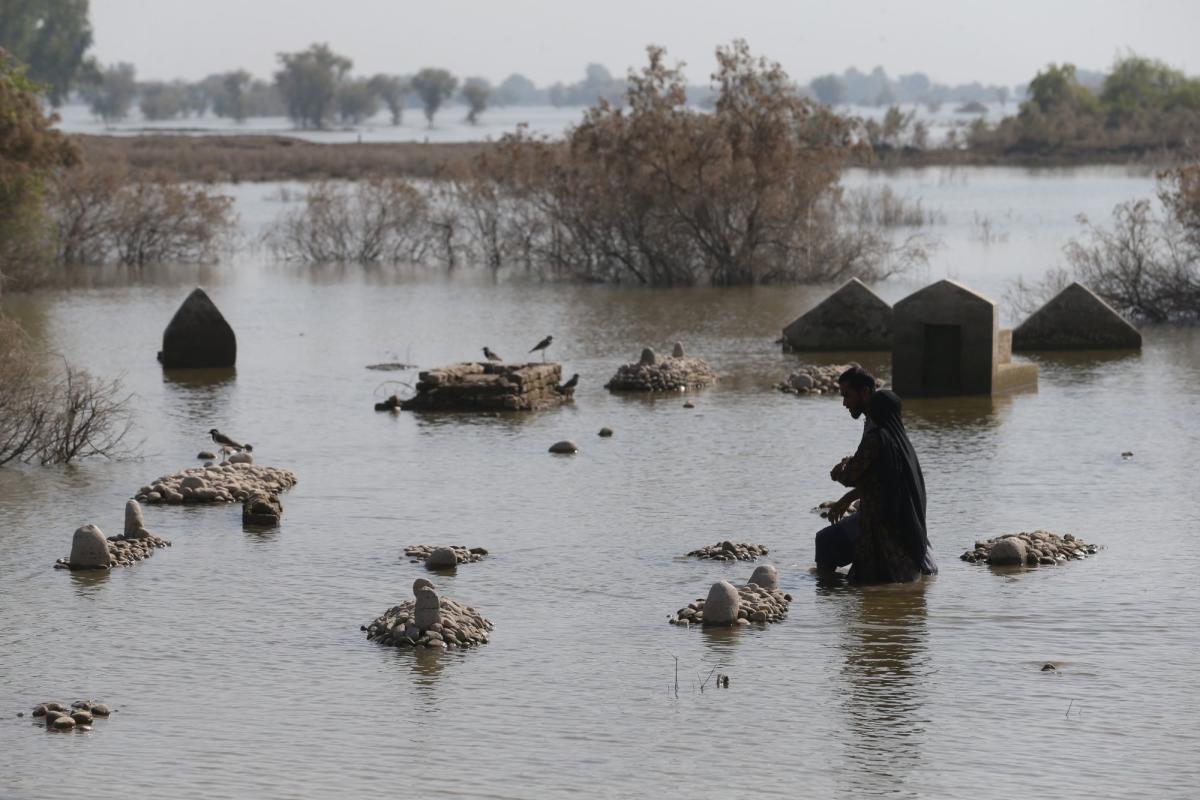 Pakistan Pleads for Flood Relief After ‘Cameras Have Gone’