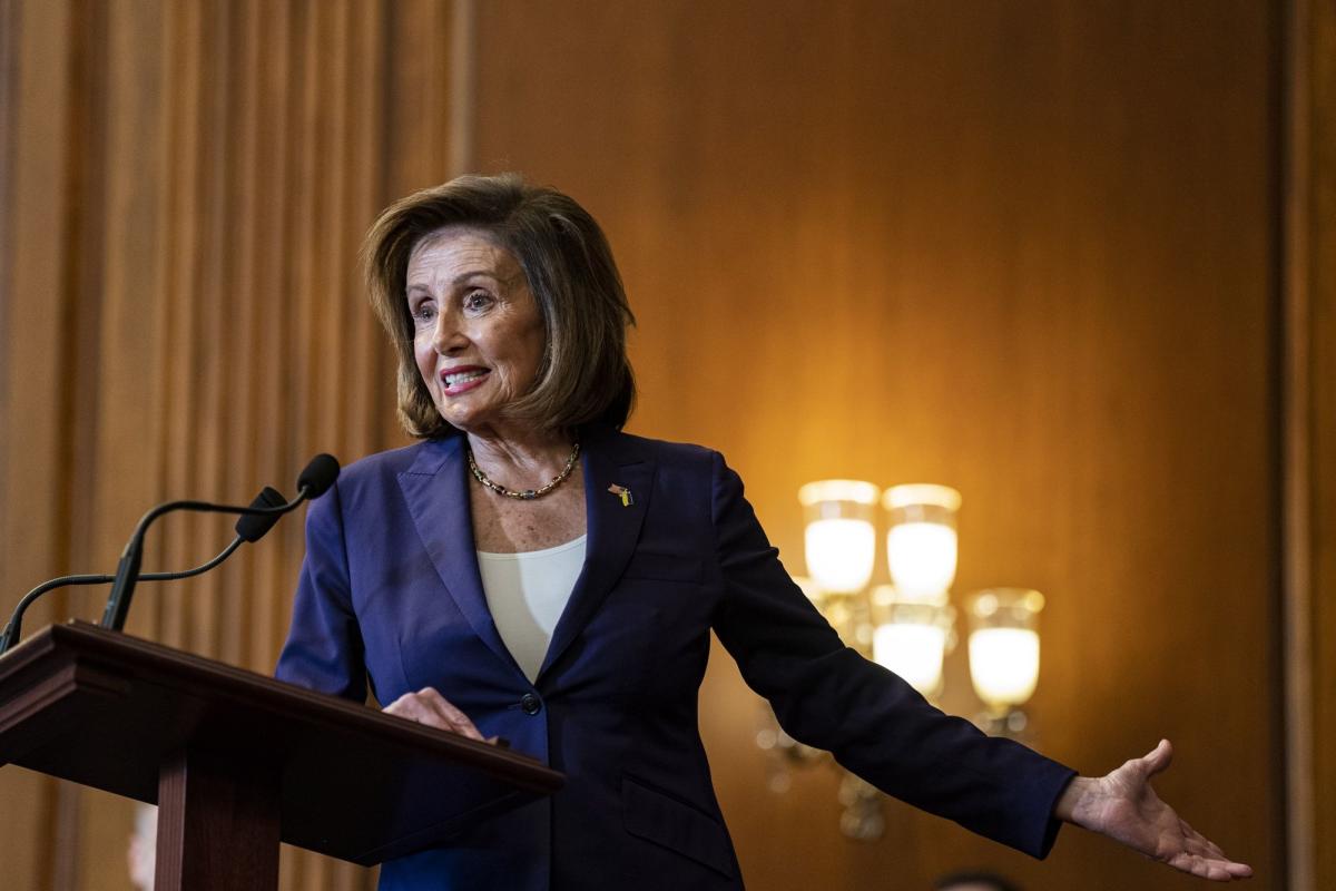 Pelosi, Schumer Say Biden Should Run for Re-Election in 2024