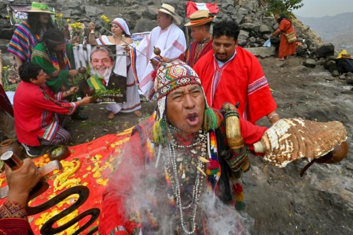 Peruvian shamans gather to make 2023 prophesies