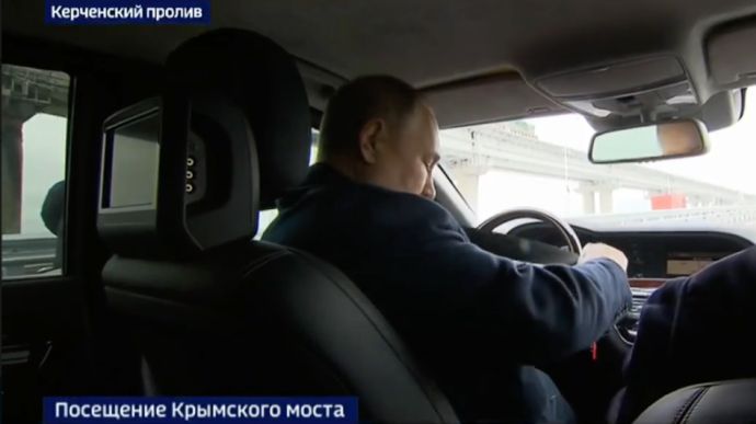 Peskov has to justify Putin for driving Mercedes