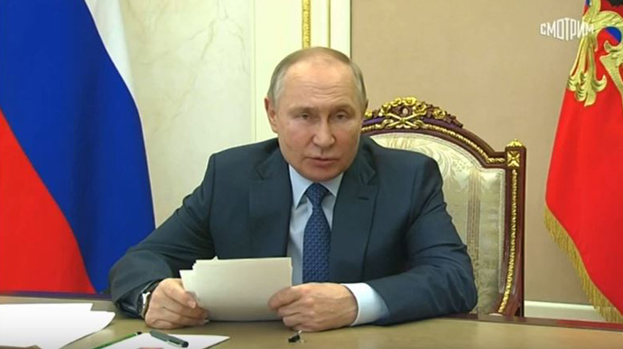 Putin claims Russia fights for its national interests using “peaceful means”