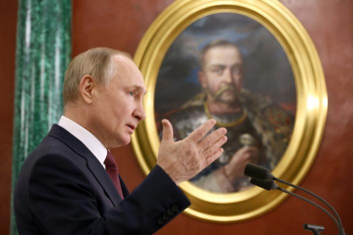 Putin says West wants to ‘tear apart’ Russia