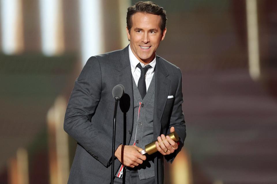 Ryan Reynolds Thanks Blake Lively for Giving Him ‘Strength’ in People’s Choice Awards Speech