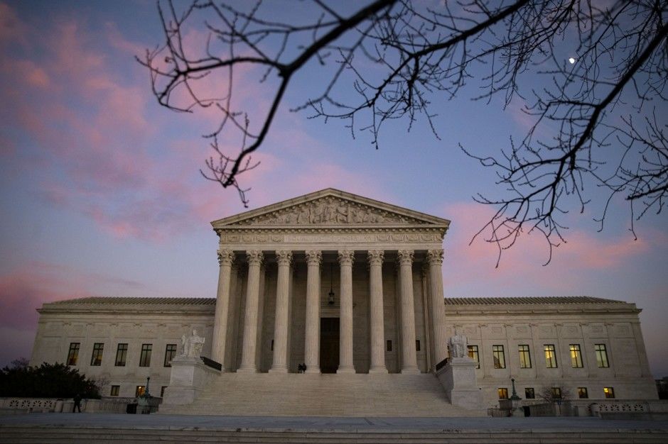 Supreme Court Orders Title 42 Border Rule Kept in Effect