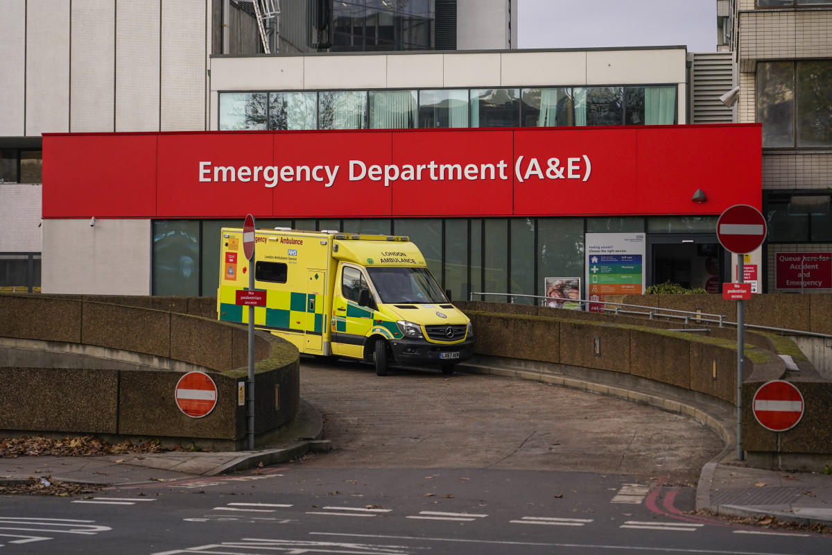 UK ambulance service struggles in winter health care crisis