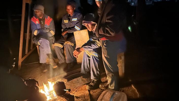 Zimbabwe power outages hit businesses and families